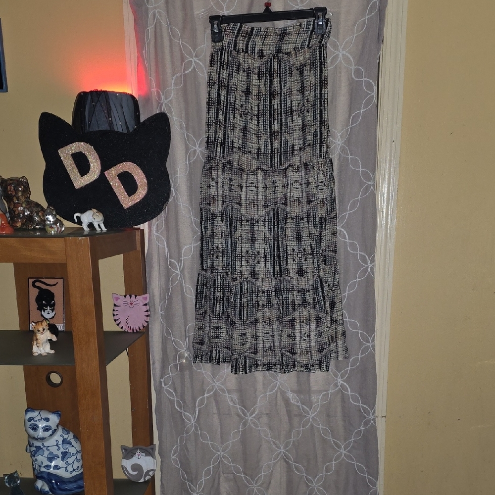 Solitaire Black and Cream Patterned Tiered Maxi Skirt